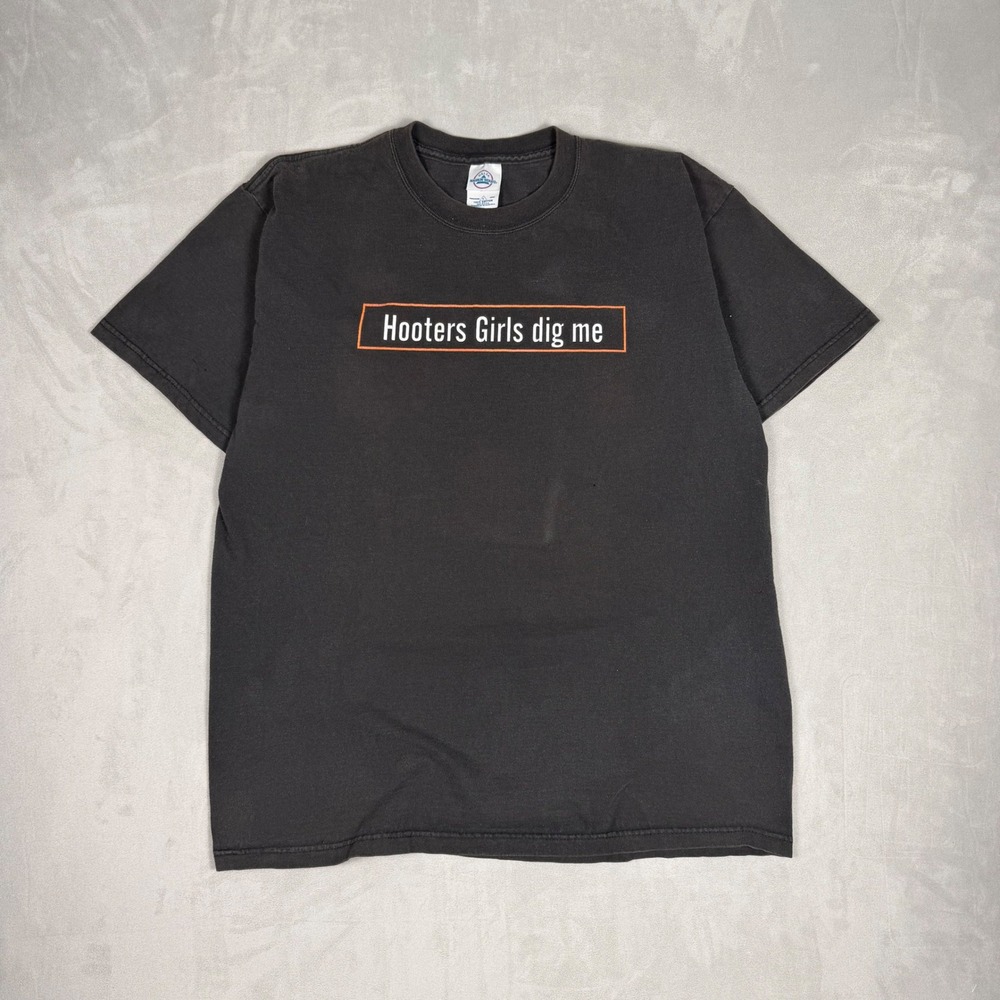 90s Mens Hooters Girls Dig Me Vintage Graphic T-Shirt Large